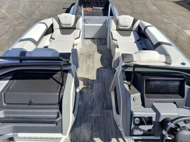 Slide: The Image of Tahoe Grand Tahoe Carbon Quad Lounge Windshield 25 FT 2025 - 19