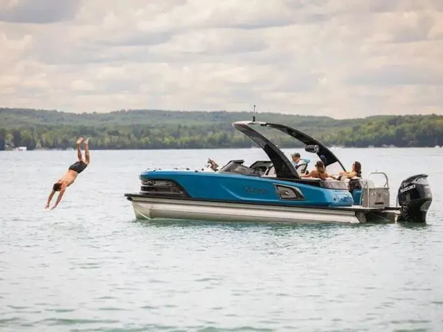 Slide: The Image of Tahoe Grand Tahoe Carbon Quad Lounge Windshield 25 FT 2025 - 20