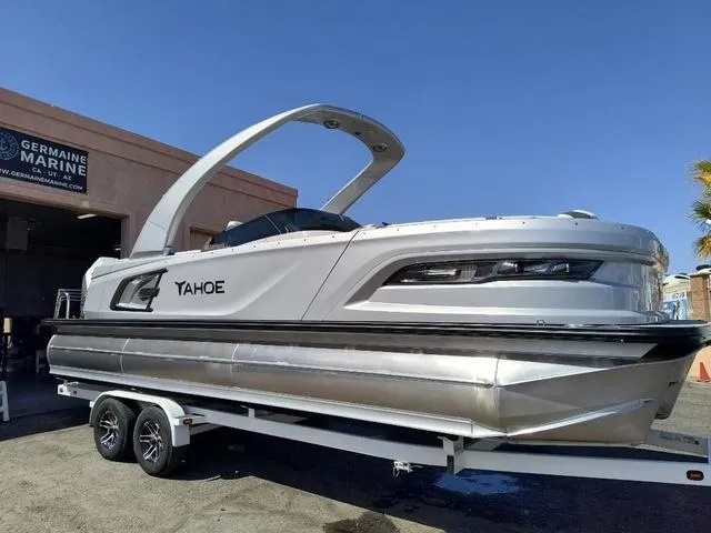 Slide: The Image of Tahoe Grand Tahoe Carbon Quad Lounge Windshield 25 FT 2025 - 3