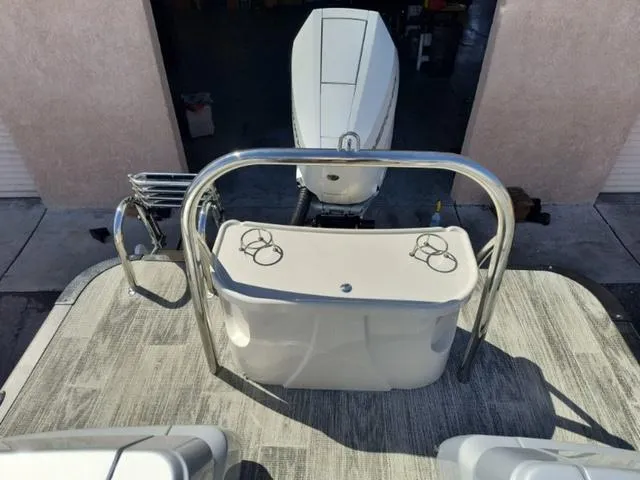 Slide: The Image of Tahoe Grand Tahoe Carbon Quad Lounge Windshield 25 FT 2025 - 8