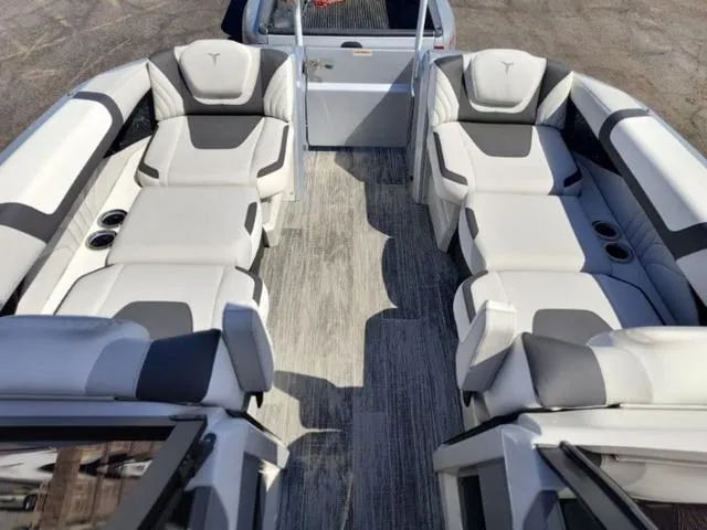 Slide: The Image of Tahoe Grand Tahoe Carbon Quad Lounge Windshield 25 FT 2025 - 9