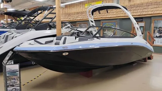 The Image of Yamaha 195S 2025 - 1