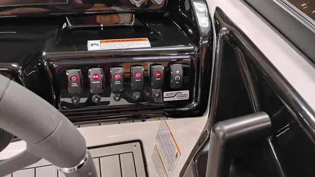 Slide: The Image of Yamaha 195S 2025 - 13