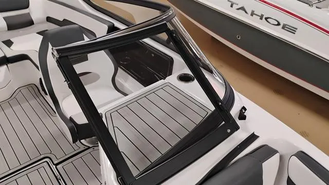 Slide: The Image of Yamaha 195S 2025 - 19