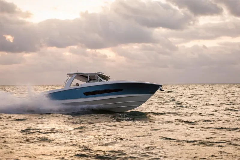Slide: The Image of 2023-Boston-Whaler-420-Outrage-MarineMax - 17