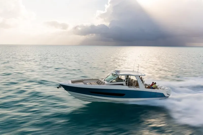 Slide: The Image of 2023-Boston-Whaler-420-Outrage-MarineMax - 40