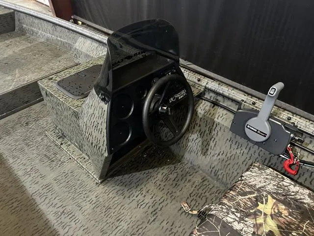 Slide: The Image of War Eagle 754LDSV W/Yamaha 70 2025 - 12