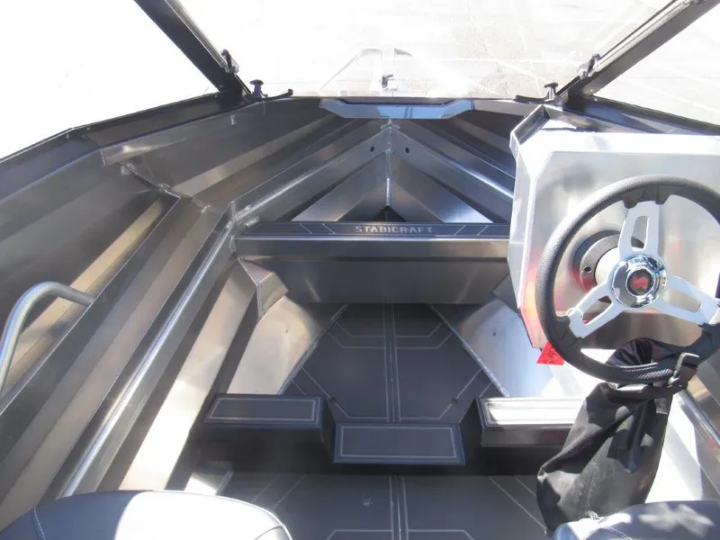 Slide: The Image of Stabi-Craft 1550 Fisher 2025 - 15