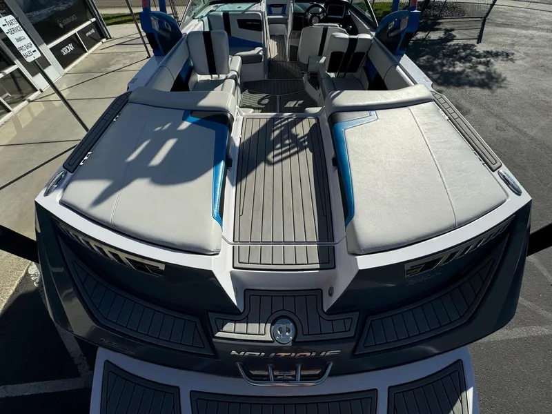 Slide: The Image of Correct Craft 230 Team Edition 2015 - 10