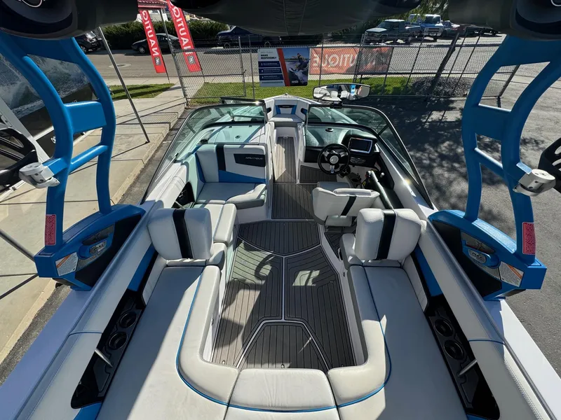 Slide: The Image of Correct Craft 230 Team Edition 2015 - 11