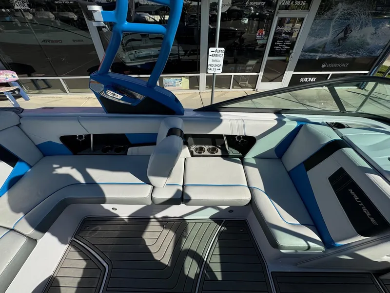 Slide: The Image of Correct Craft 230 Team Edition 2015 - 17