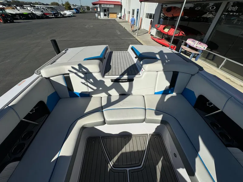 Slide: The Image of Correct Craft 230 Team Edition 2015 - 19