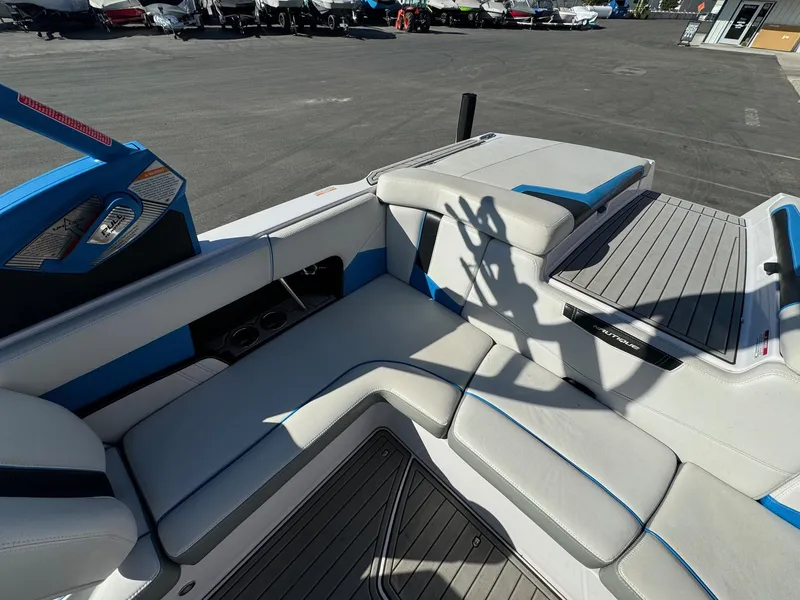 Slide: The Image of Correct Craft 230 Team Edition 2015 - 21