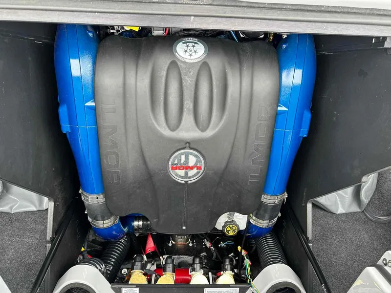 Slide: The Image of MasterCraft X24 2022 - 10