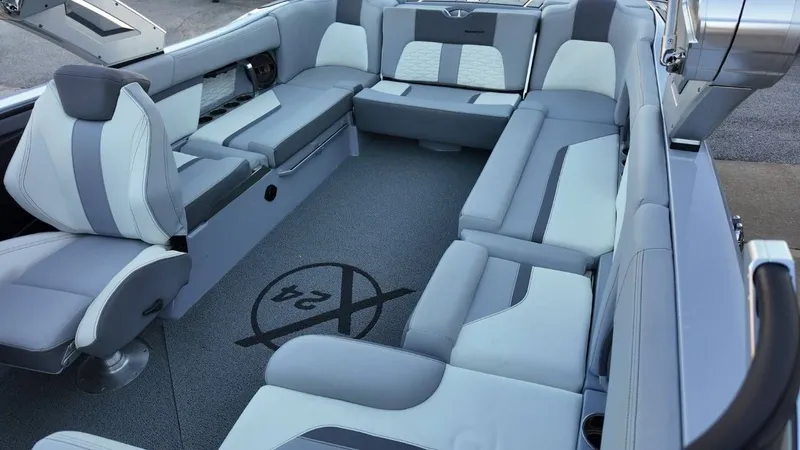 Slide: The Image of MasterCraft X24 2022 - 15