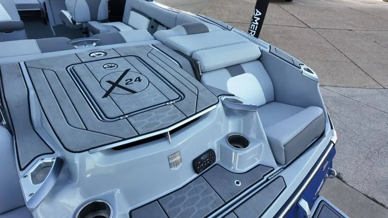 Slide: The Image of MasterCraft X24 2022 - 23