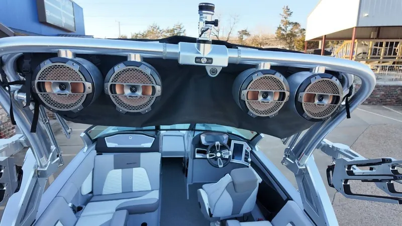 Slide: The Image of MasterCraft X24 2022 - 25