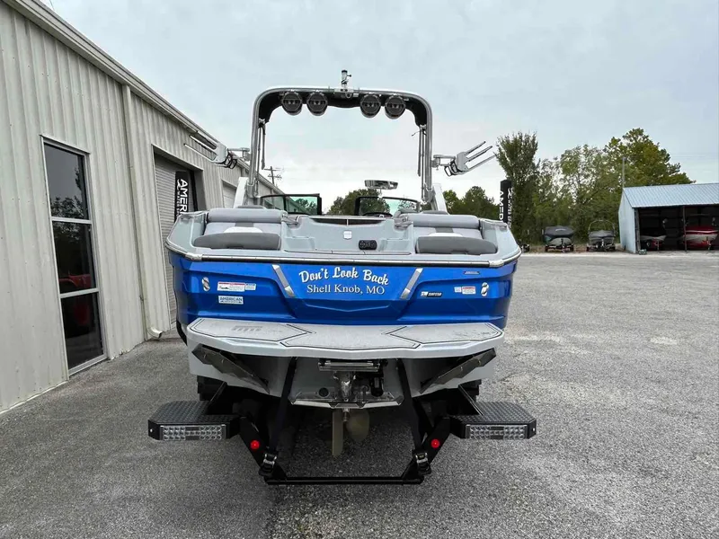 Slide: The Image of MasterCraft X24 2022 - 5