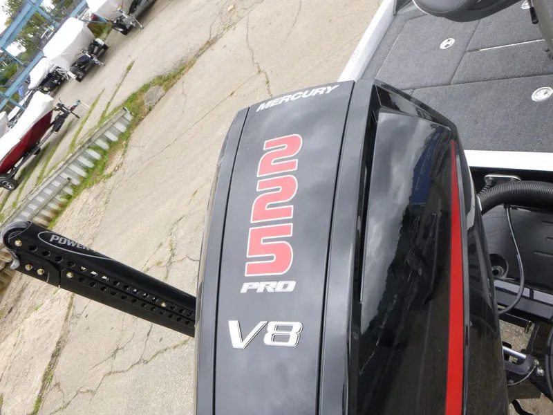 Slide: The Image of 2024 Ranger Z519 boat with Mercury 225 Pro V8 engine. - 10