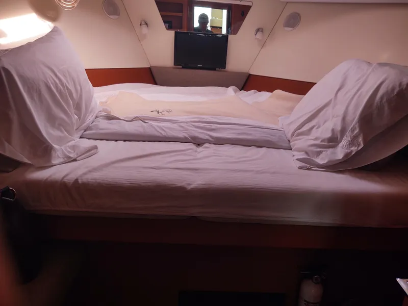 Slide: The Image of Beyond the Moon - fwd stateroom berth - 29