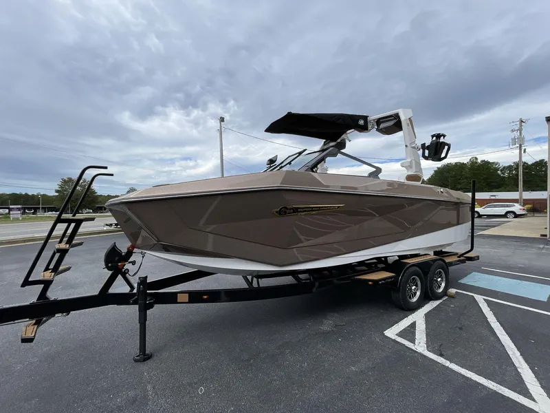 Slide: The Image of Nautique G23 2025 - 10