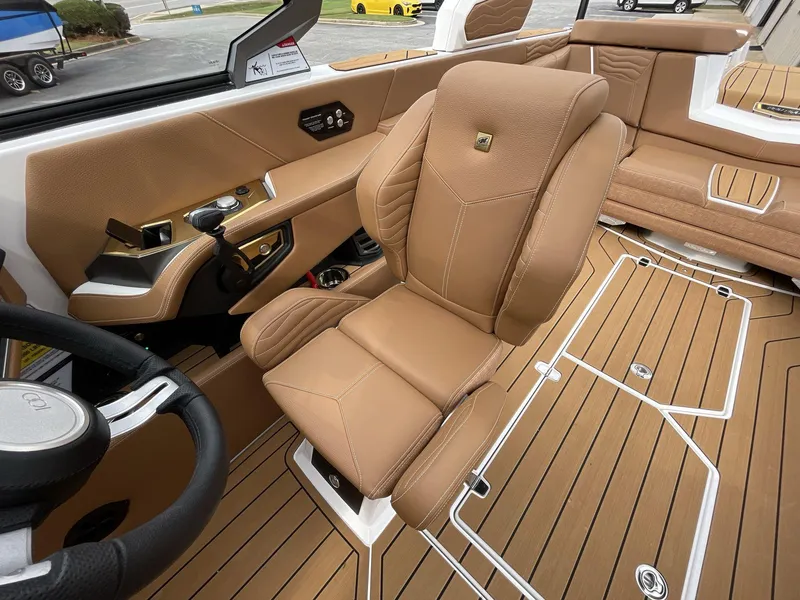 Slide: The Image of Nautique G23 2025 - 17