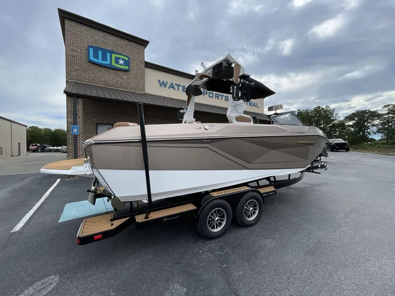 Slide: The Image of Nautique G23 2025 - 21