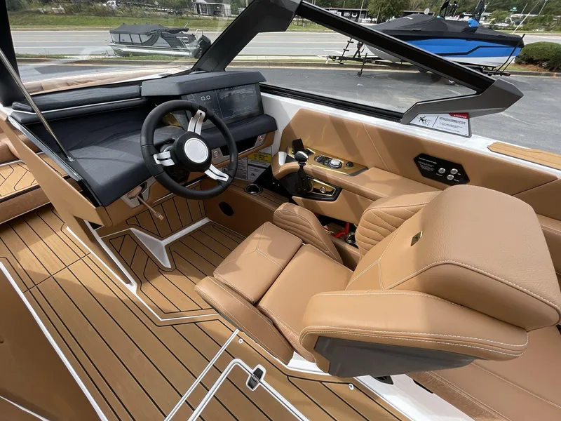 Slide: The Image of Nautique G23 2025 - 28