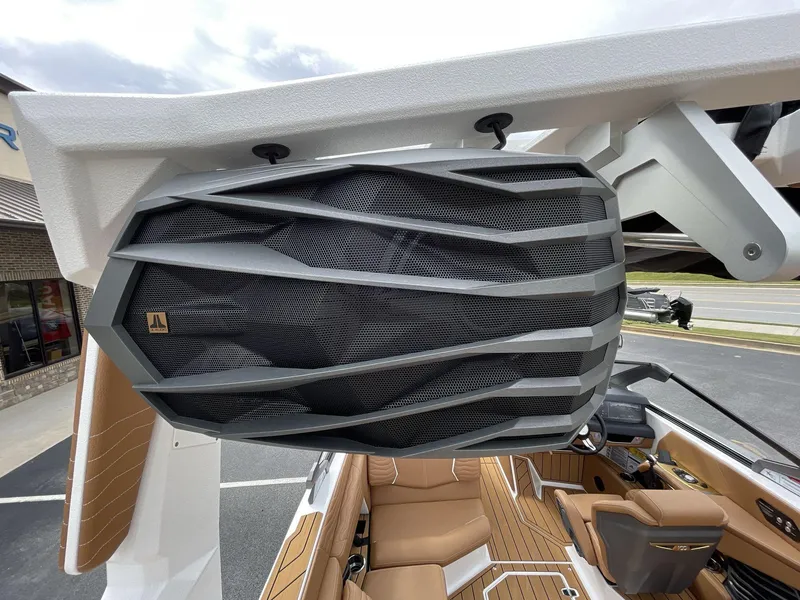 Slide: The Image of Nautique G23 2025 - 8