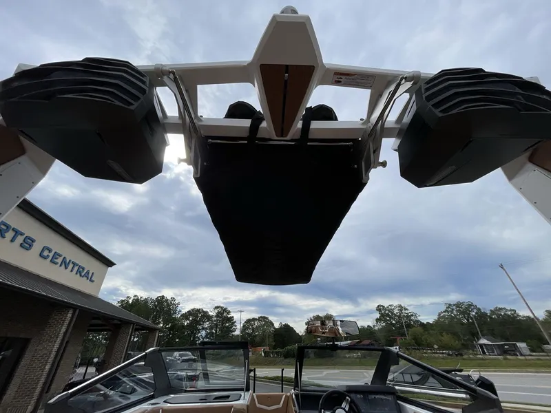 Slide: The Image of Nautique G23 2025 - 9