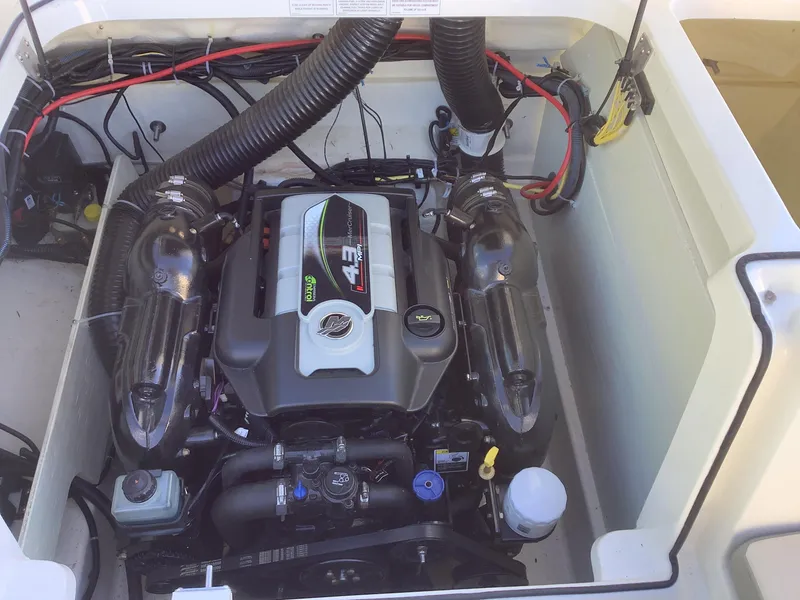 Slide: The Image of 2016 Bayliner VR6 engine compartment with a 4.3L MerCruiser engine. - 25