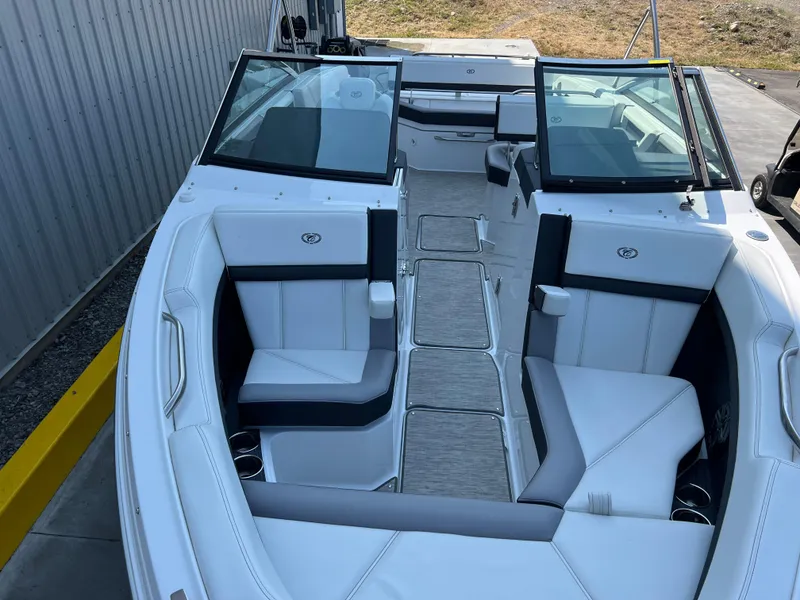 Slide: The Image of Cobalt R6 2021 - 23