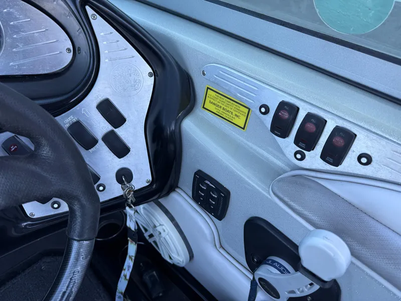 Slide: The Image of Sanger V215 XTZ 2016 - 16