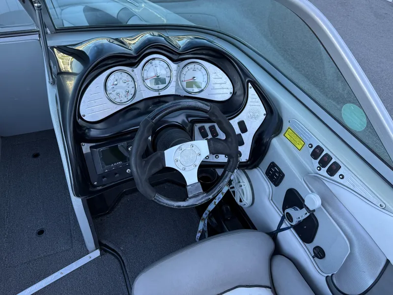 Slide: The Image of Sanger V215 XTZ 2016 - 9