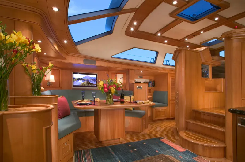 Slide: The Image of Dinette to starboard - 8