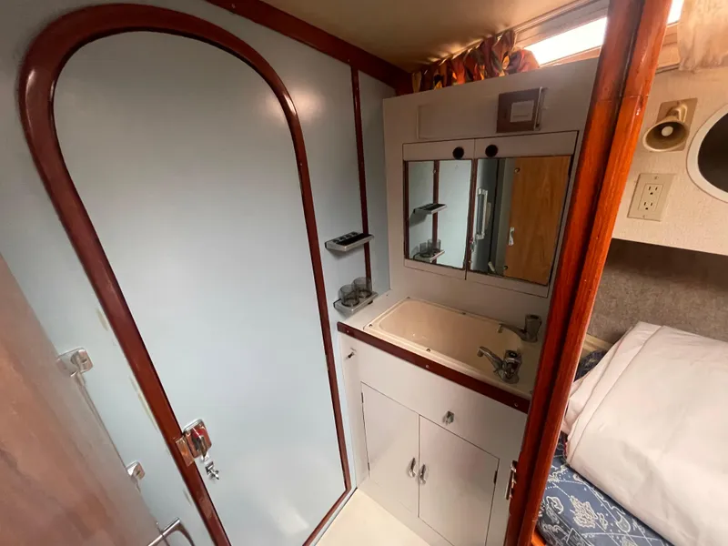 Slide: The Image of Moody 36 classic 1979 - 51