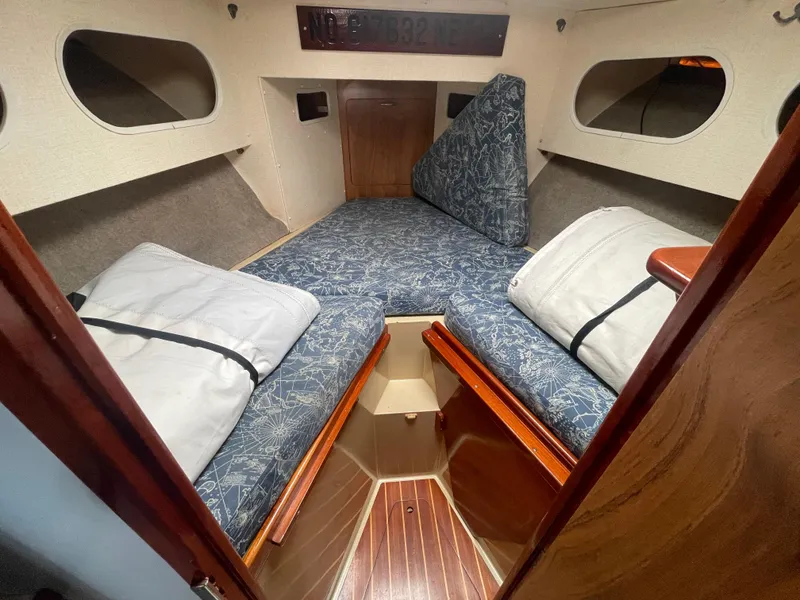 Slide: The Image of Moody 36 classic 1979 - 52