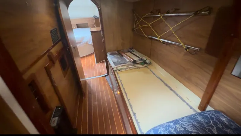 Slide: The Image of Moody 36 classic 1979 - 60