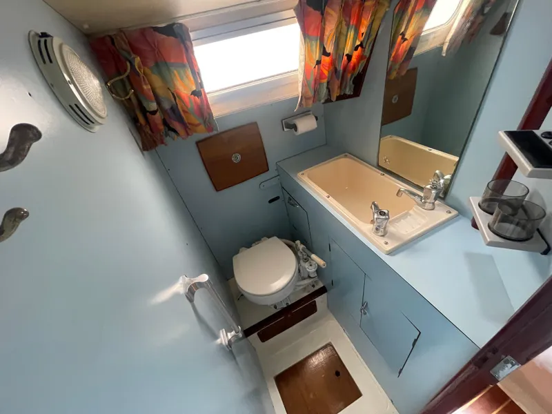 Slide: The Image of Moody 36 classic 1979 - 66