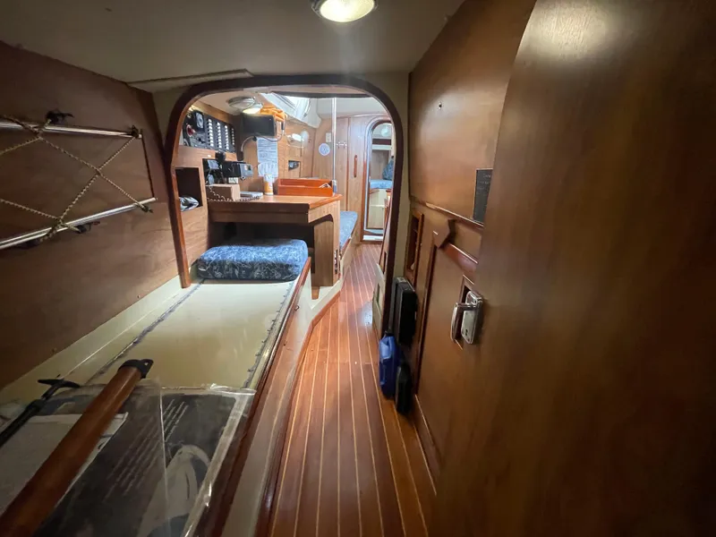 Slide: The Image of Moody 36 classic 1979 - 71