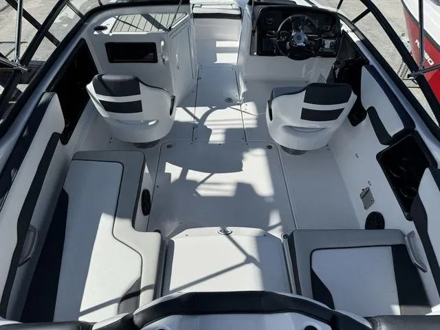 Slide: The Image of Yamaha SX195 2025 - 3