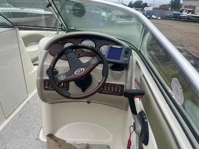 Slide: The Image of Sea Ray 200 SPORT BR 2007 - 8