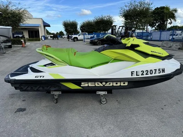 Slide: The Image of Sea-Doo GTI 2019 - 5