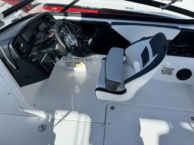 Slide: The Image of Yamaha SX195 2025 - 16