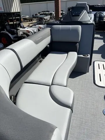 Slide: The Image of Veranda VR22RC XL 2025 - 10