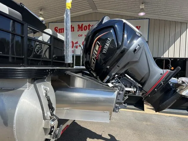 Slide: The Image of Veranda VR22RC XL 2025 - 9