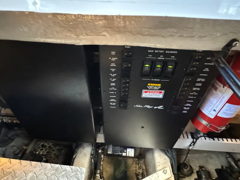 Slide: The Image of Sea Ray 38 Sundancer 2006 - 63