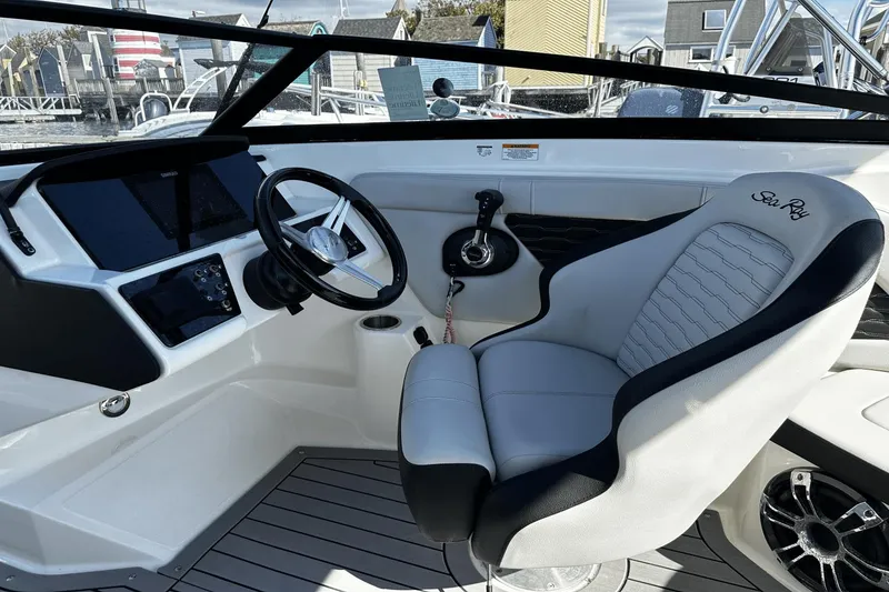 Slide: The Image of Sea Ray 230 SPX OB 2021 - 13