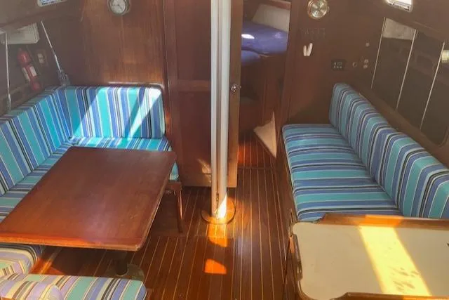 Slide: The Image of Salon - 16