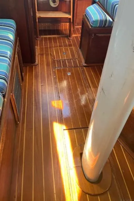 Slide: The Image of Teak/holly sole - 33